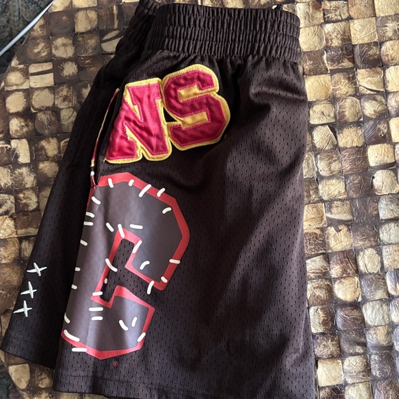 Cactus jack Trojan Mitchell & Ness Black Graphic Shorts - Picture 3 of 4